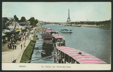 Carte postale représentant la Seine à Point-du-Jour, vers 1900